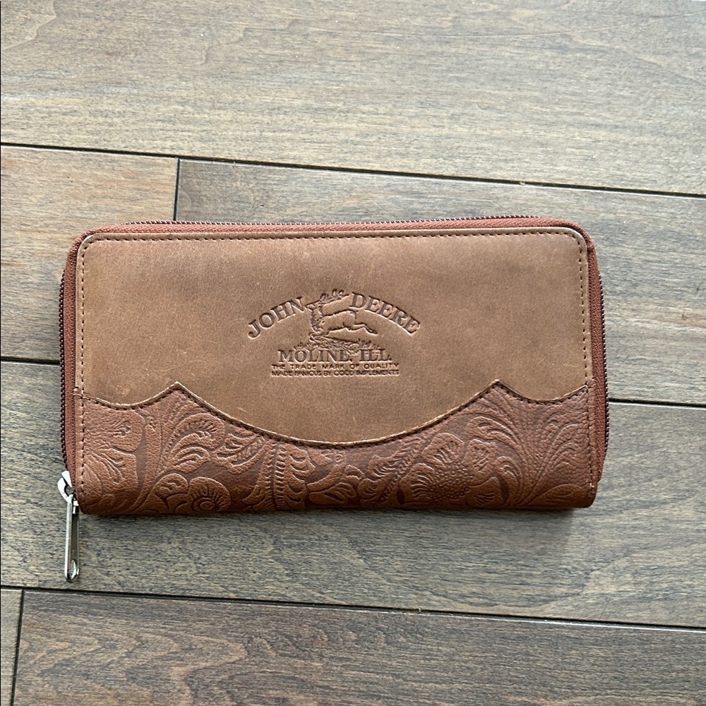 NWOT Vintage John Deere Brown Embossed Leather Wallet